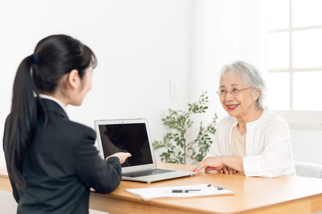 相談している様子